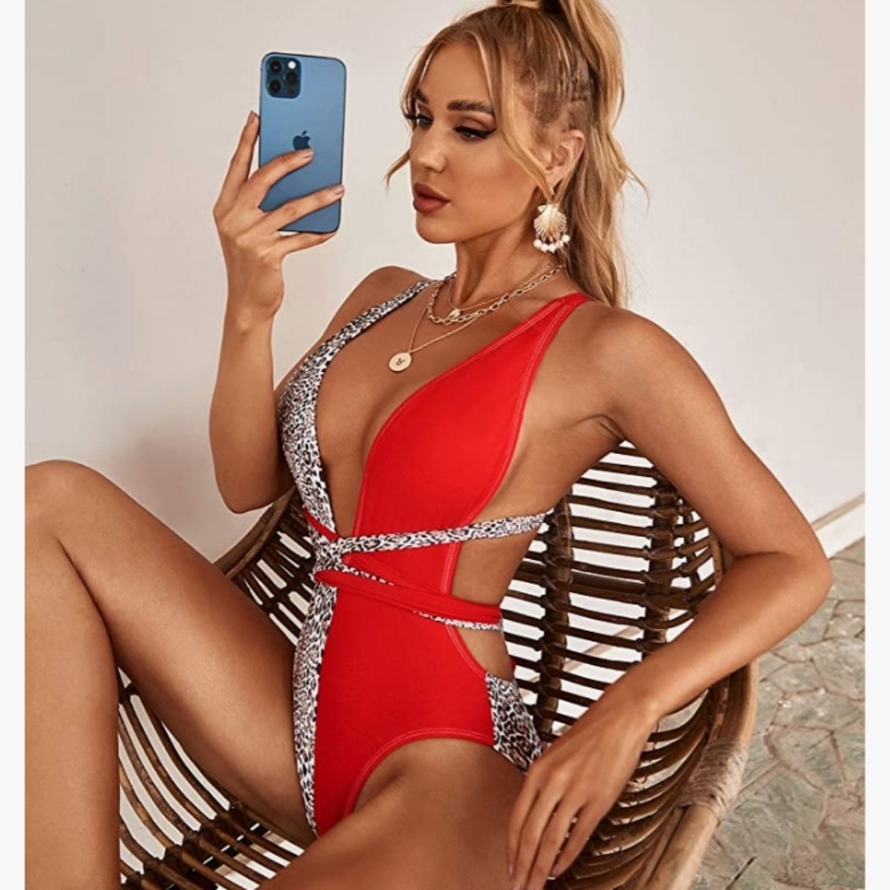 Women's Sexy Criss Cross Bathingsuit